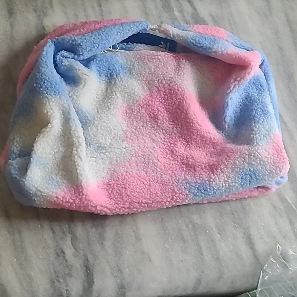 Adidas Shoulder Bag - Picture 9 of 11